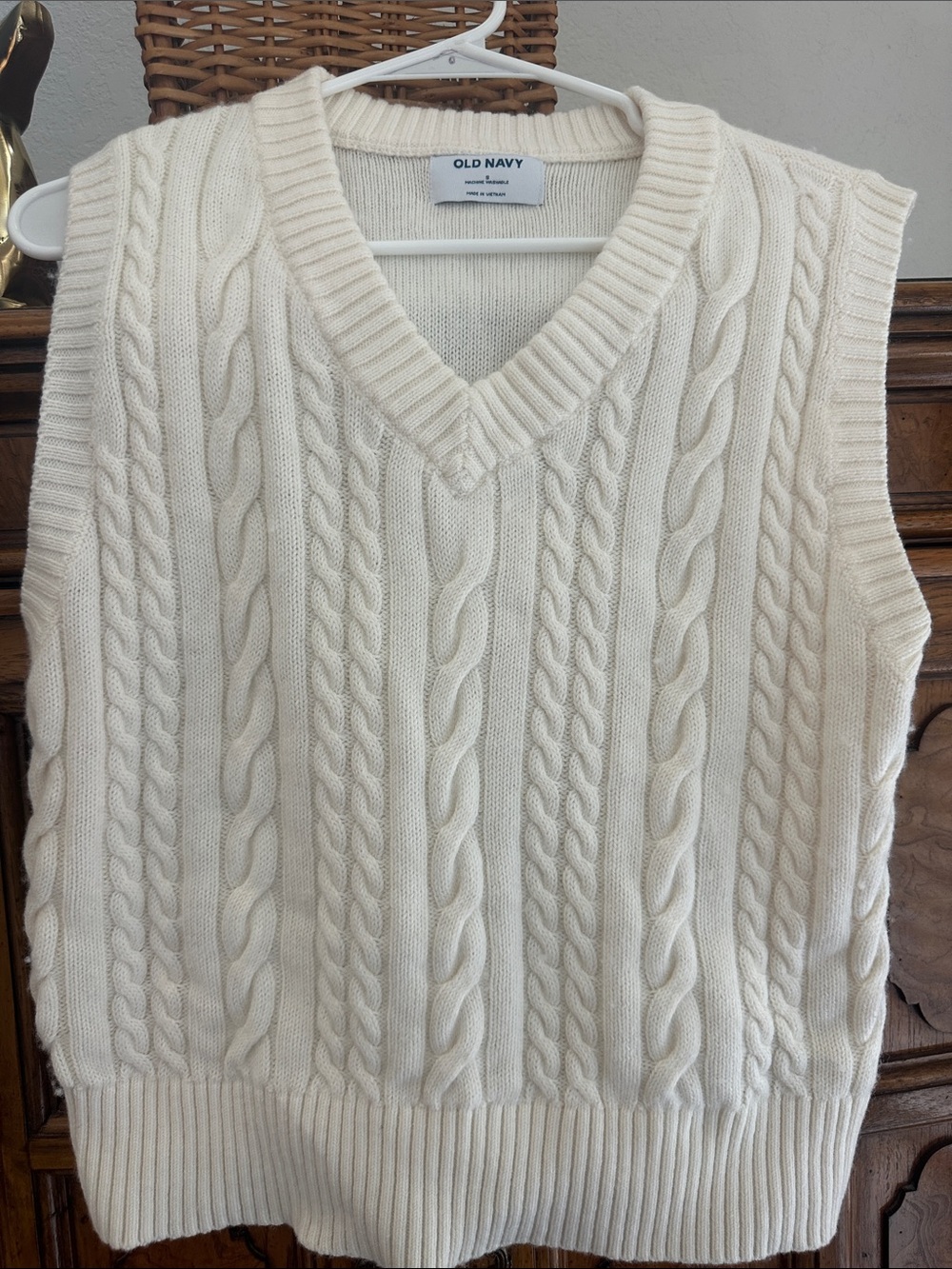 Old Navy Cream Cable-Knit V-Neck Sweater Vest